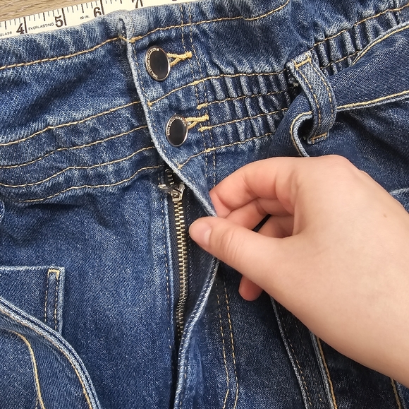 Zara High Waisted Shorts size 2 - Picture 6 of 8